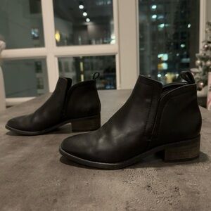 Dolce Vita Black Leather Ankle Boots/Booties, Size 5